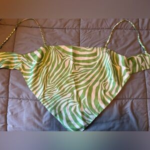Princess Polly green triangle top, Size 10